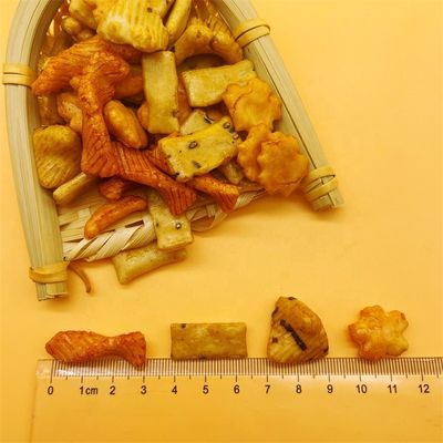 kopen Het Japanse exotische gebakken voedsel van de korrelsnack roosterde de oosterse Kleurrijke crackers van de Mengelingsrijst online manufacture